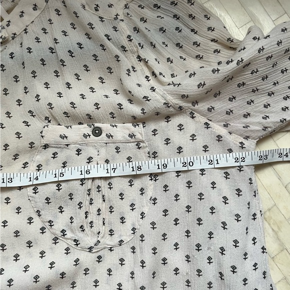 Free People Rune Print Tunic Top Size S Ivory Long Sleeves 3/4 Button Front - Picture 10 of 12